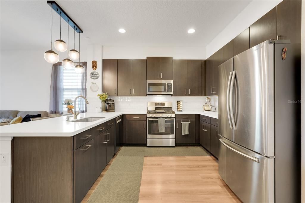 На продажу: $439,999 (3 спален, 2 ванн, 1710 Квадратных фут)