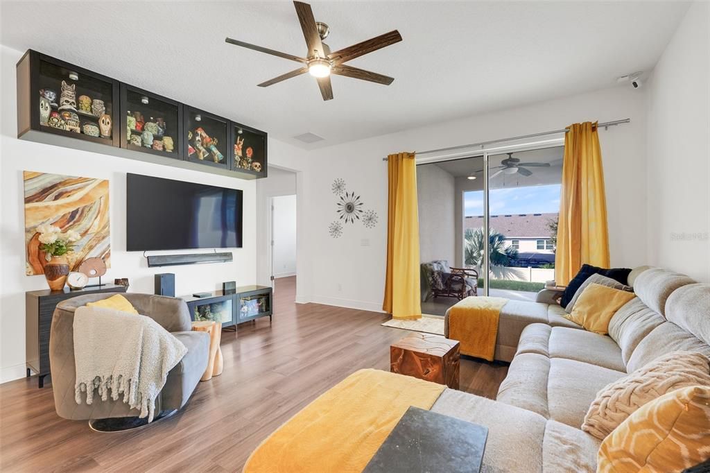 На продажу: $439,999 (3 спален, 2 ванн, 1710 Квадратных фут)