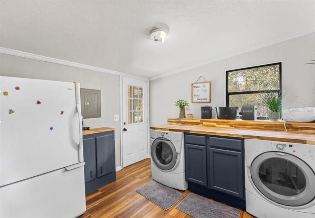 待售: $450,000 (4 贝兹, 2 浴室, 1632 平方英尺)