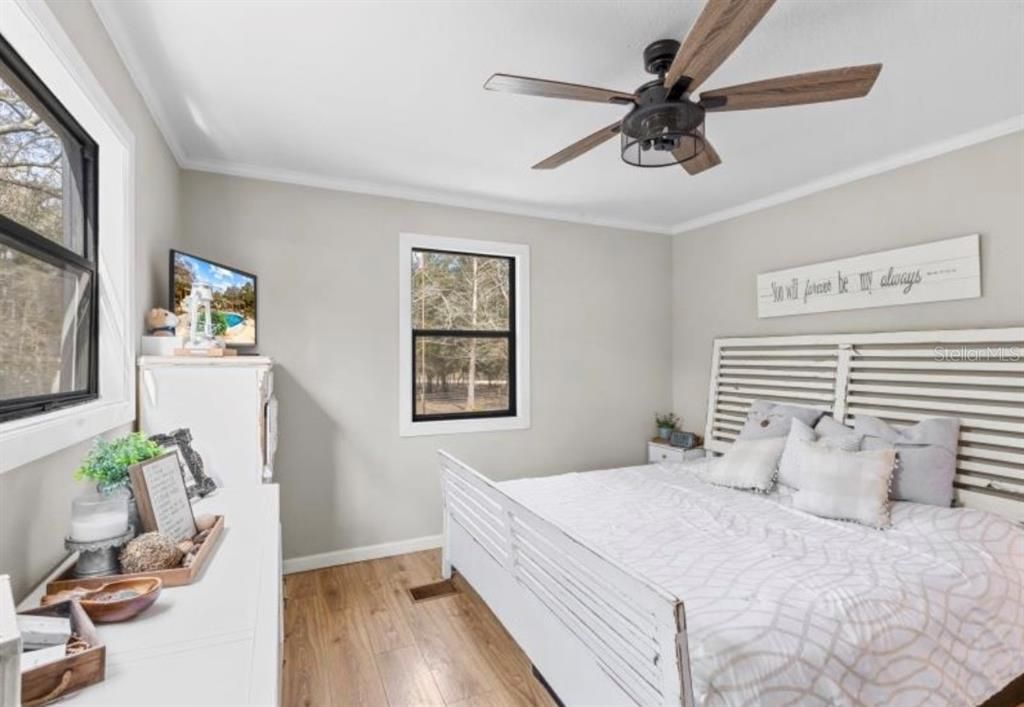 待售: $450,000 (4 贝兹, 2 浴室, 1632 平方英尺)