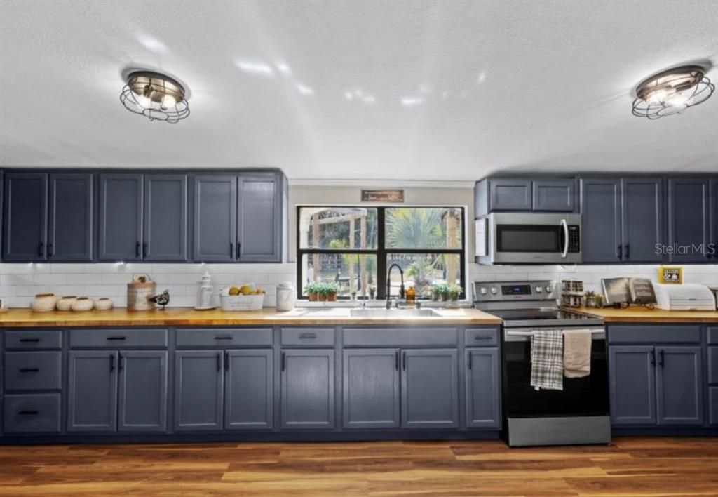 待售: $450,000 (4 贝兹, 2 浴室, 1632 平方英尺)