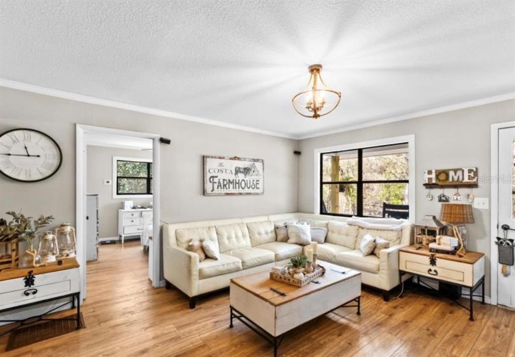 待售: $450,000 (4 贝兹, 2 浴室, 1632 平方英尺)