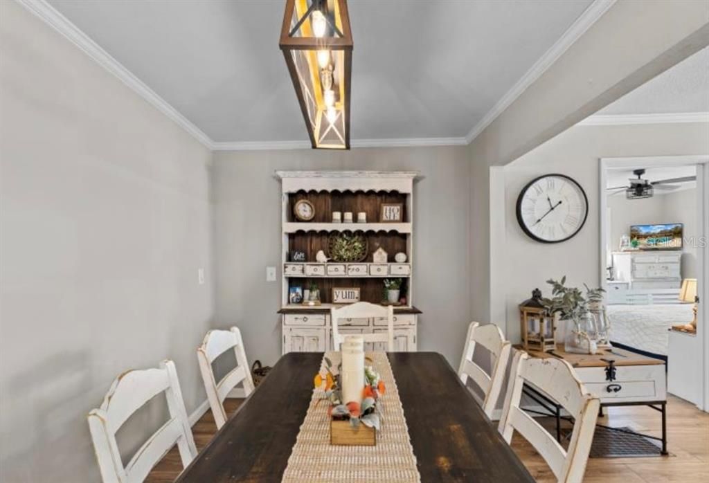 待售: $450,000 (4 贝兹, 2 浴室, 1632 平方英尺)