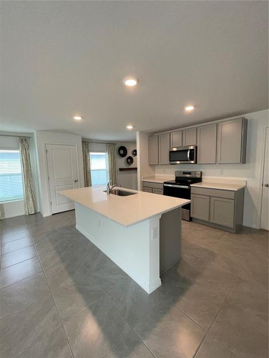 For Rent: $2,850 (4 beds, 2 baths, 2305 Square Feet)