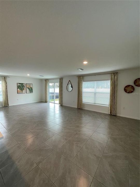 For Rent: $2,850 (4 beds, 2 baths, 2305 Square Feet)