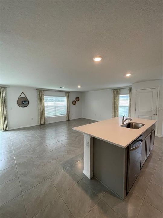 For Rent: $2,850 (4 beds, 2 baths, 2305 Square Feet)