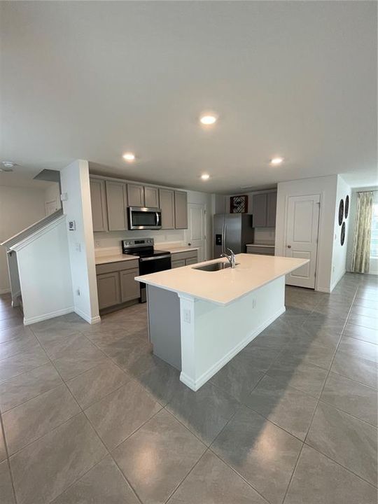 For Rent: $2,850 (4 beds, 2 baths, 2305 Square Feet)