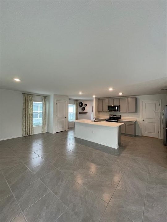 For Rent: $2,850 (4 beds, 2 baths, 2305 Square Feet)