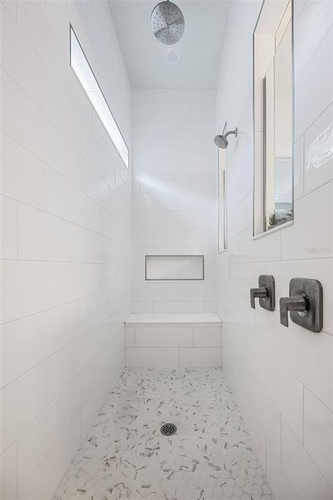 En Venta: $759,000 (3 camas, 3 baños, 2483 Pies cuadrados)