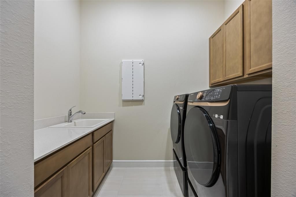 En Venta: $759,000 (3 camas, 3 baños, 2483 Pies cuadrados)