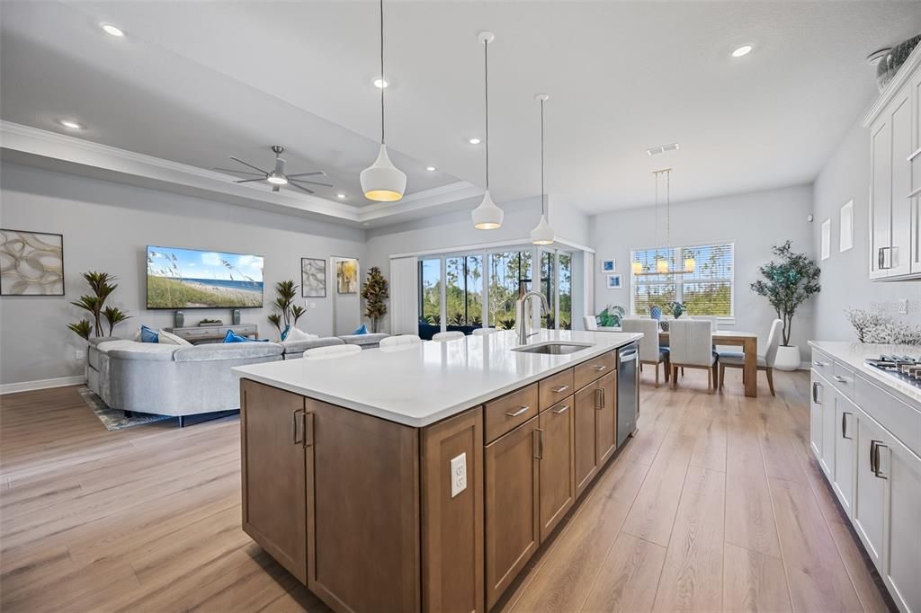 En Venta: $759,000 (3 camas, 3 baños, 2483 Pies cuadrados)