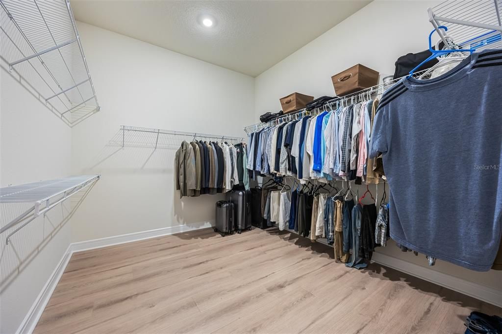 En Venta: $759,000 (3 camas, 3 baños, 2483 Pies cuadrados)