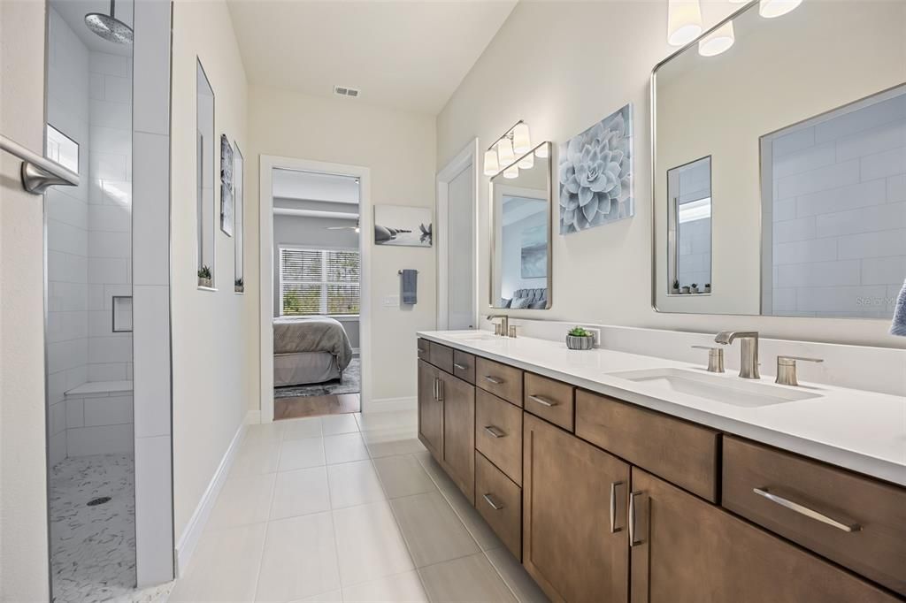 En Venta: $759,000 (3 camas, 3 baños, 2483 Pies cuadrados)