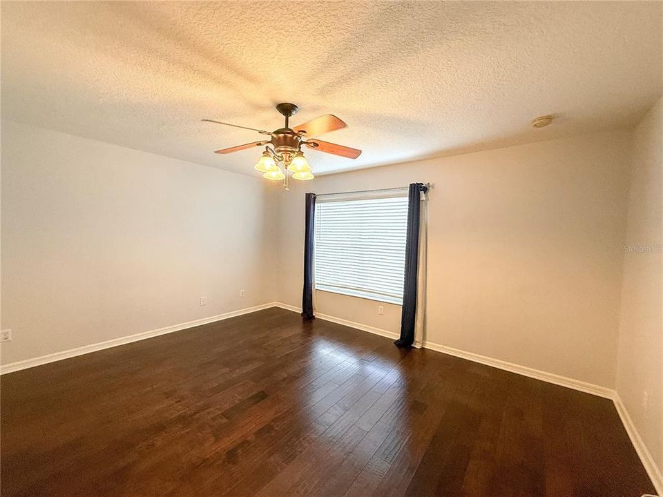 For Rent: $1,900 (3 beds, 2 baths, 1480 Square Feet)