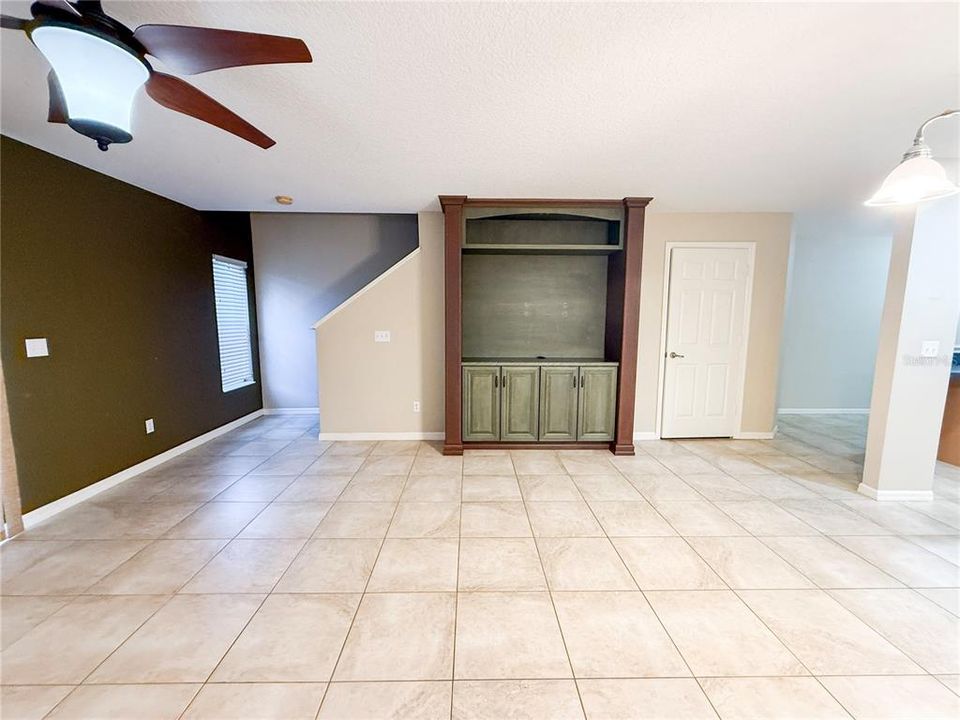 For Rent: $1,900 (3 beds, 2 baths, 1480 Square Feet)