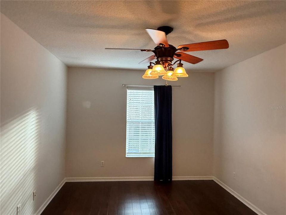 For Rent: $1,900 (3 beds, 2 baths, 1480 Square Feet)