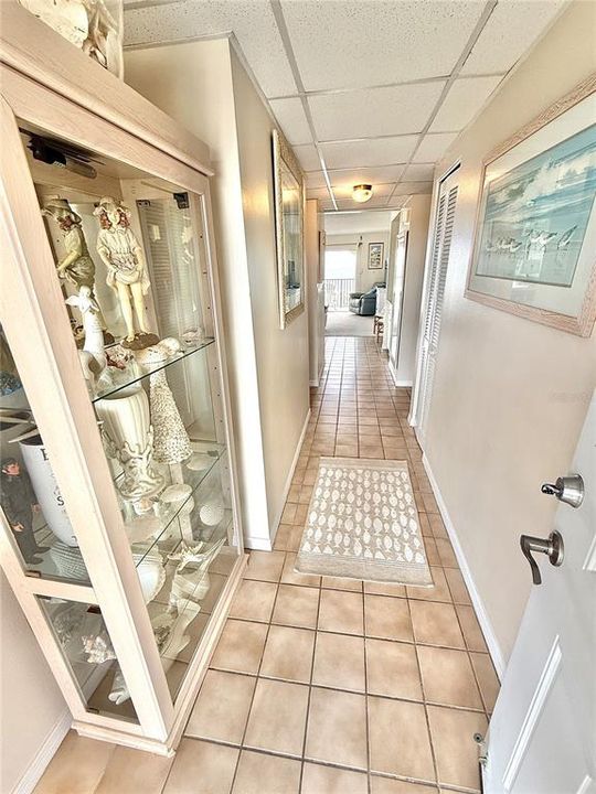 For Sale: $404,000 (2 beds, 2 baths, 1137 Square Feet)