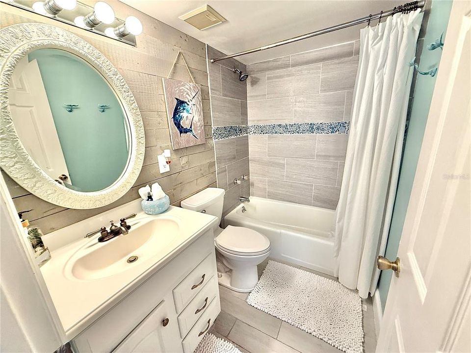 For Sale: $404,000 (2 beds, 2 baths, 1137 Square Feet)