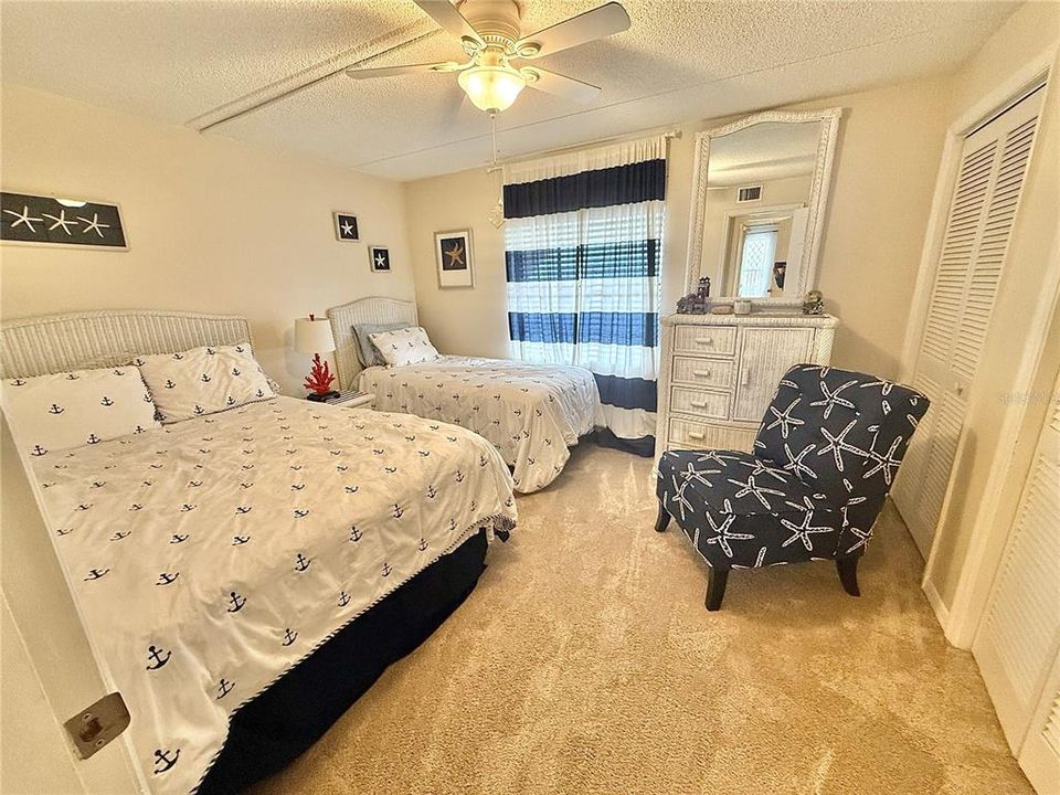 For Sale: $404,000 (2 beds, 2 baths, 1137 Square Feet)