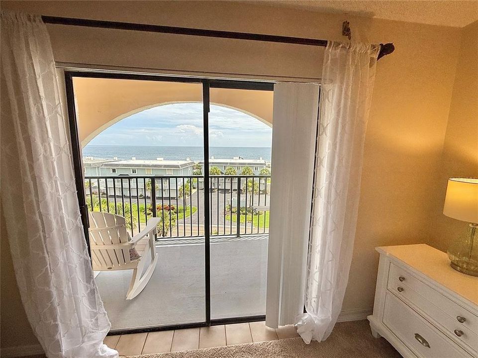 For Sale: $404,000 (2 beds, 2 baths, 1137 Square Feet)