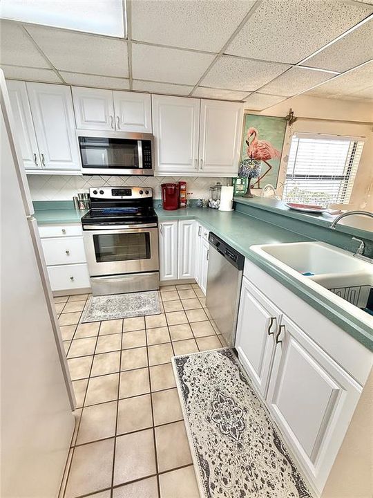 For Sale: $404,000 (2 beds, 2 baths, 1137 Square Feet)