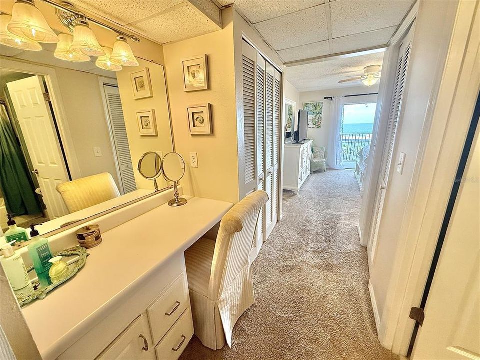 For Sale: $404,000 (2 beds, 2 baths, 1137 Square Feet)