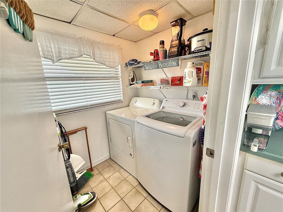 For Sale: $404,000 (2 beds, 2 baths, 1137 Square Feet)