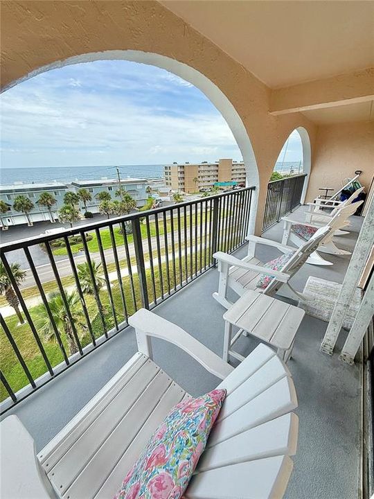 For Sale: $404,000 (2 beds, 2 baths, 1137 Square Feet)