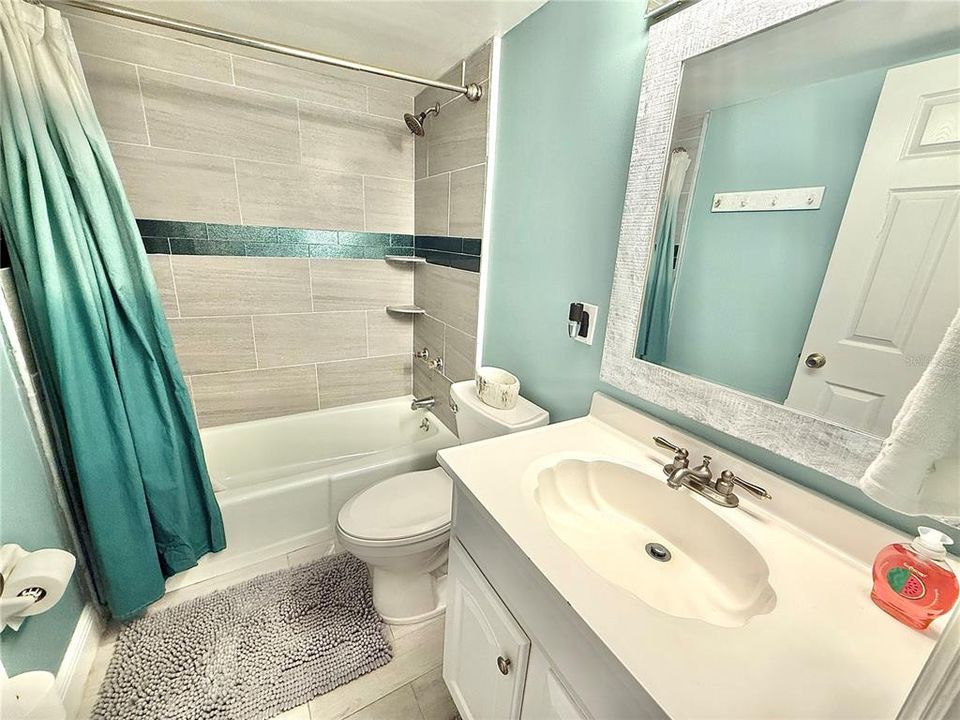 For Sale: $404,000 (2 beds, 2 baths, 1137 Square Feet)