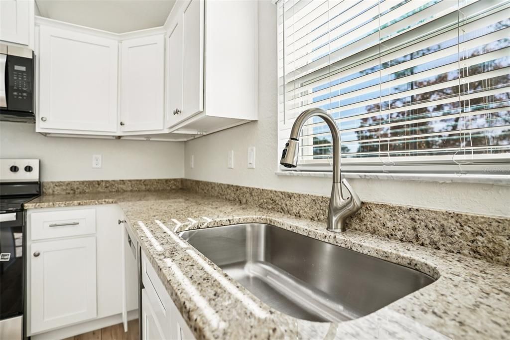 For Sale: $294,900 (4 beds, 2 baths, 1473 Square Feet)