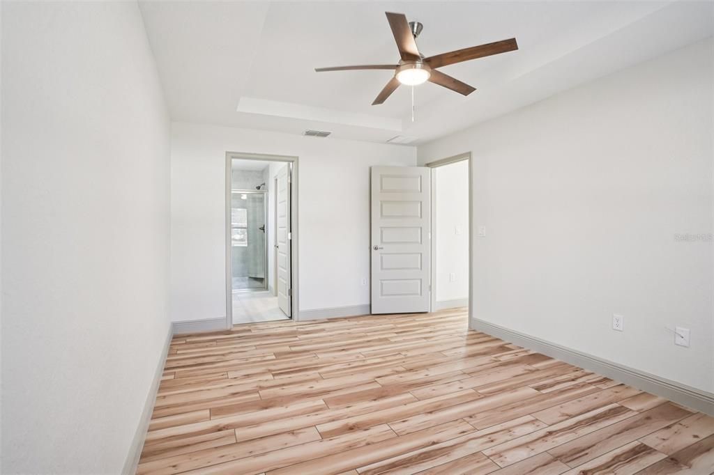 For Sale: $294,900 (4 beds, 2 baths, 1473 Square Feet)