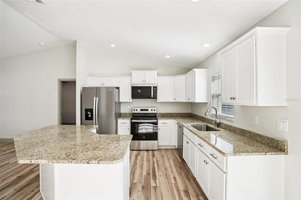 For Sale: $294,900 (4 beds, 2 baths, 1473 Square Feet)