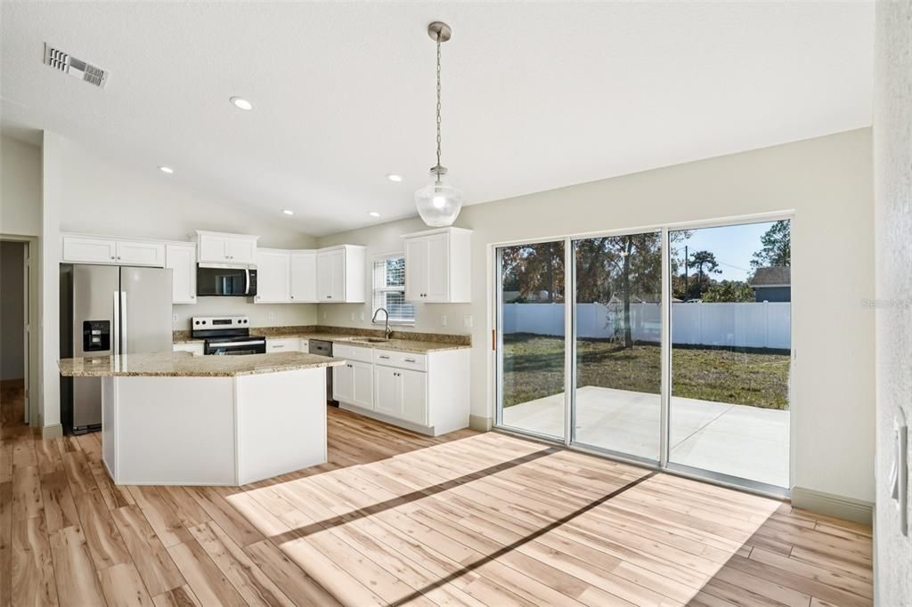 For Sale: $294,900 (4 beds, 2 baths, 1473 Square Feet)