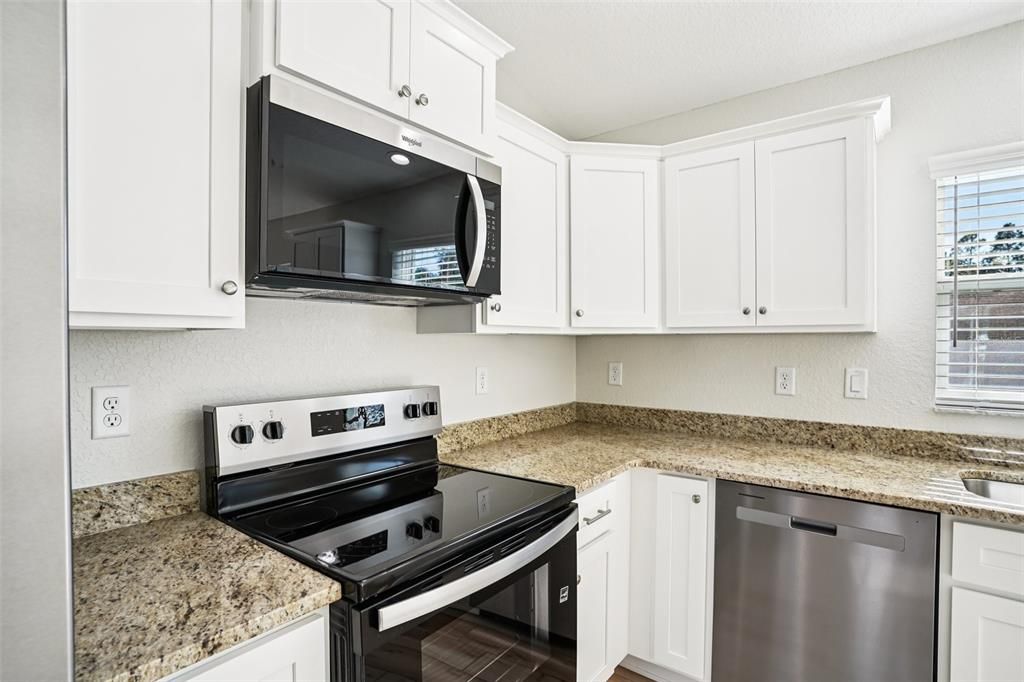 For Sale: $294,900 (4 beds, 2 baths, 1473 Square Feet)