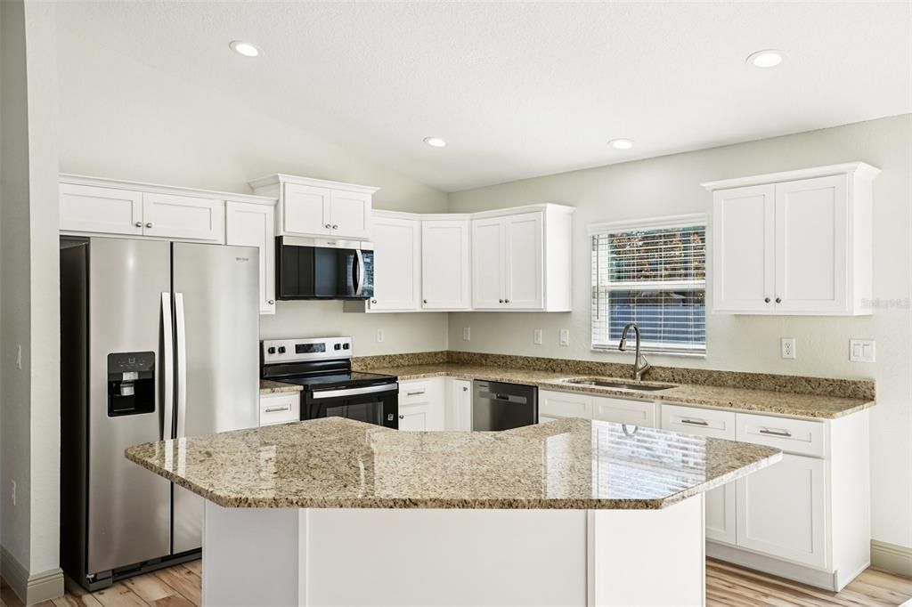 For Sale: $294,900 (4 beds, 2 baths, 1473 Square Feet)