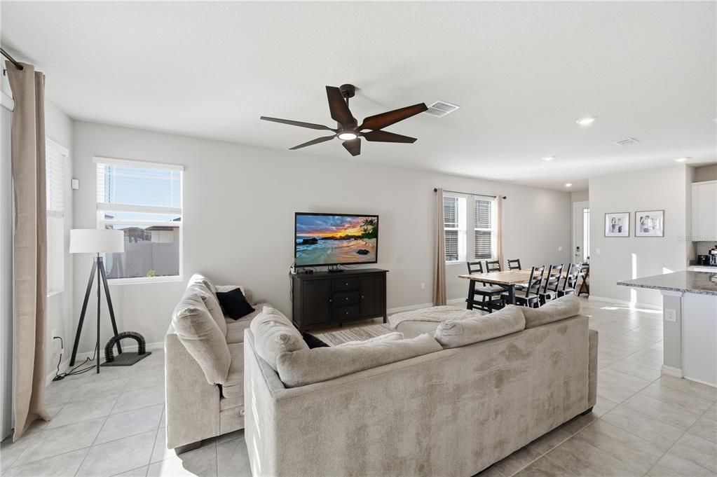 For Sale: $380,000 (3 beds, 2 baths, 1502 Square Feet)