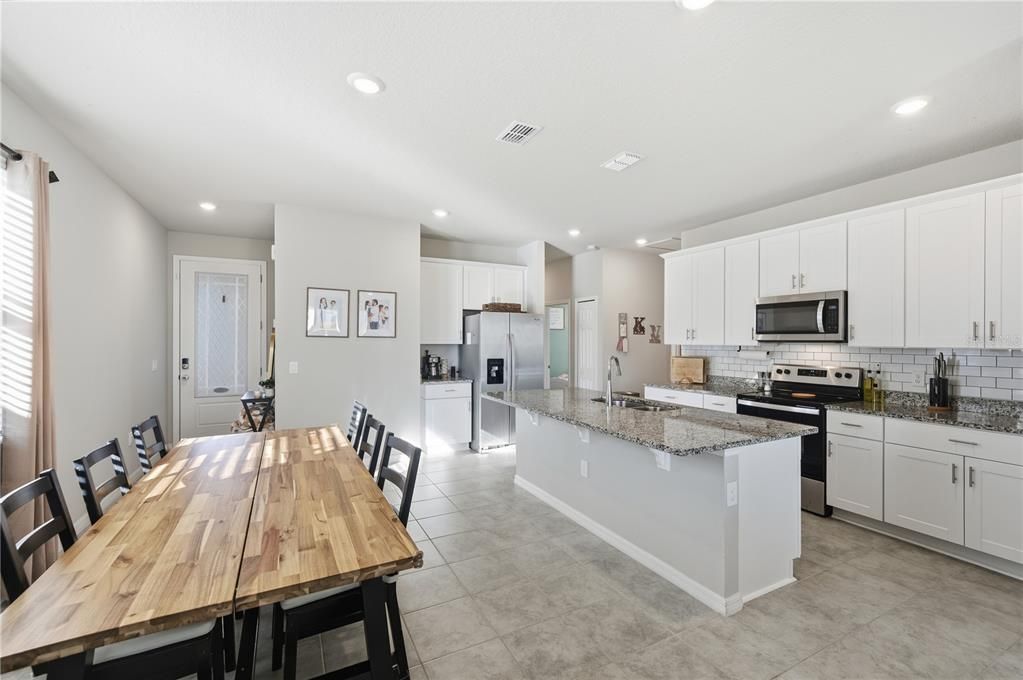 For Sale: $380,000 (3 beds, 2 baths, 1502 Square Feet)