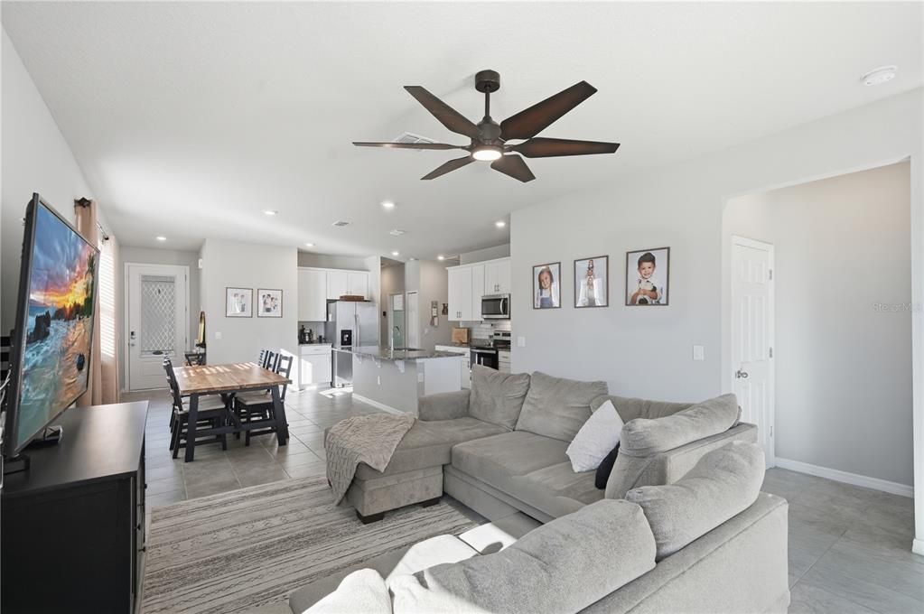 For Sale: $380,000 (3 beds, 2 baths, 1502 Square Feet)