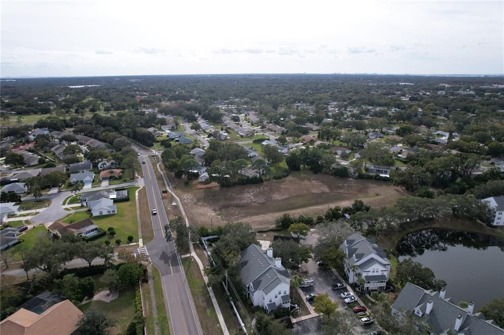 出租: $1,500 (1 贝兹, 1 浴室, 827 平方英尺)