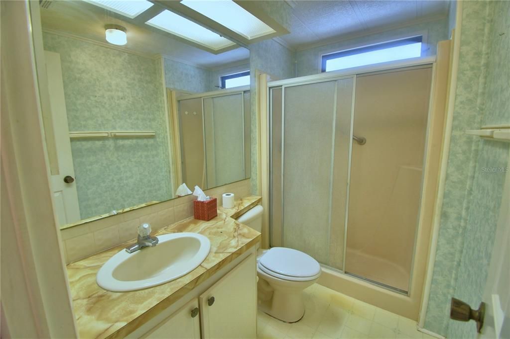 На продажу: $74,900 (2 спален, 2 ванн, 1488 Квадратных фут)