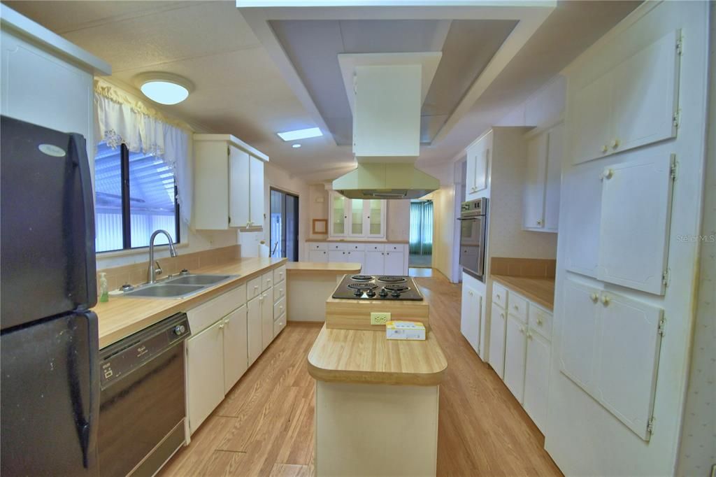 На продажу: $74,900 (2 спален, 2 ванн, 1488 Квадратных фут)