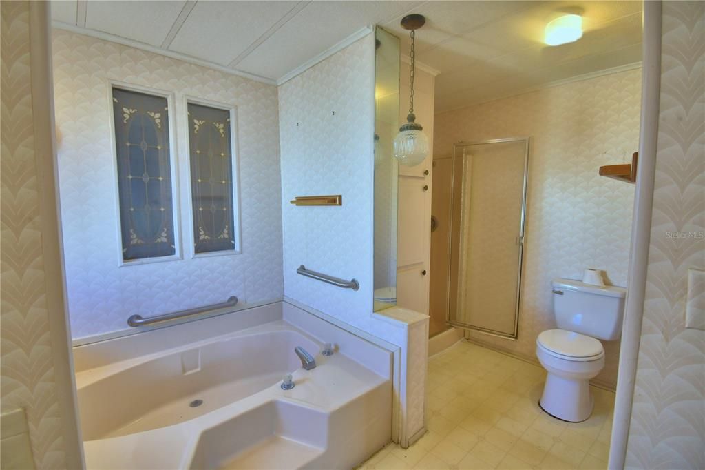 На продажу: $74,900 (2 спален, 2 ванн, 1488 Квадратных фут)