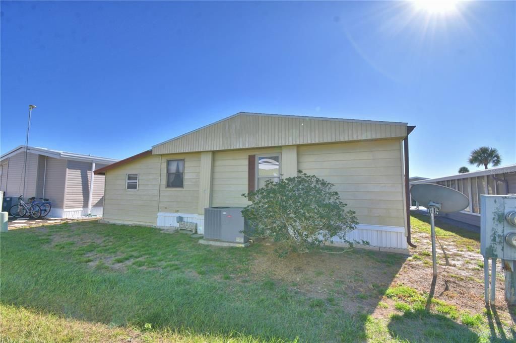 На продажу: $74,900 (2 спален, 2 ванн, 1488 Квадратных фут)