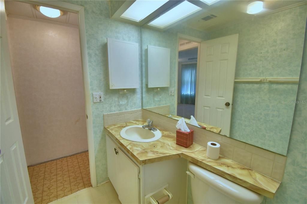 На продажу: $74,900 (2 спален, 2 ванн, 1488 Квадратных фут)