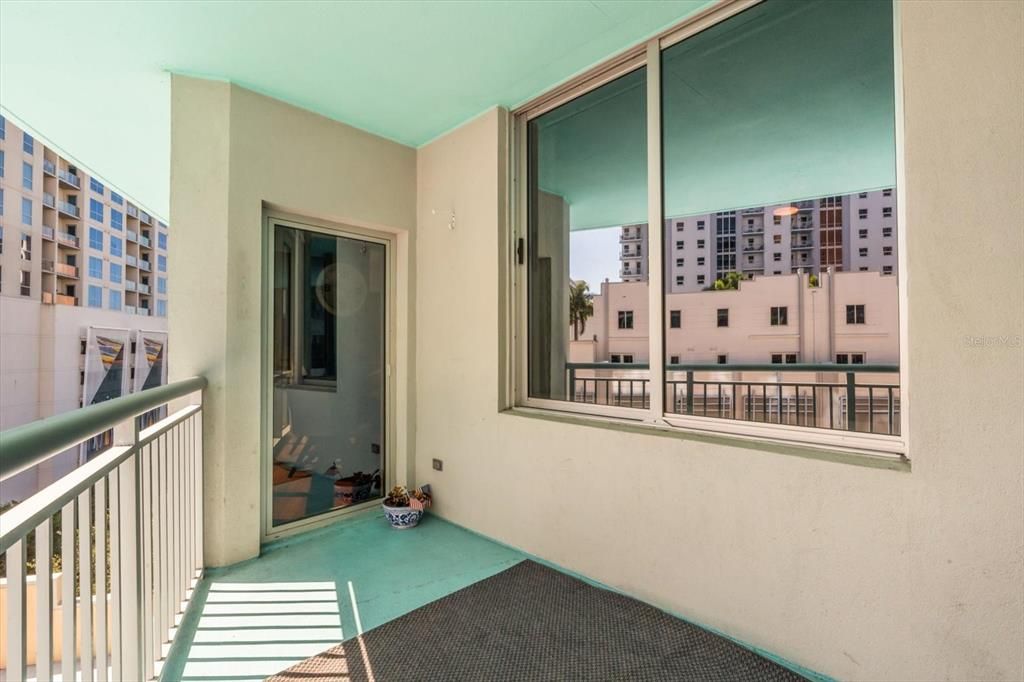 For Sale: $449,500 (2 beds, 2 baths, 1317 Square Feet)