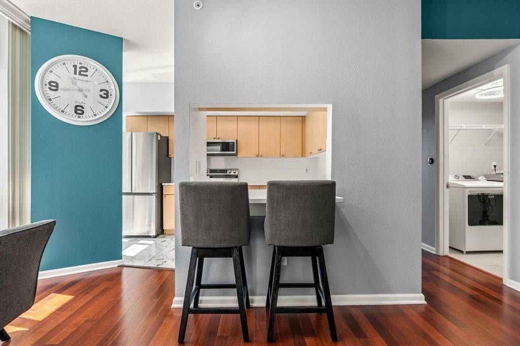 For Sale: $449,500 (2 beds, 2 baths, 1317 Square Feet)