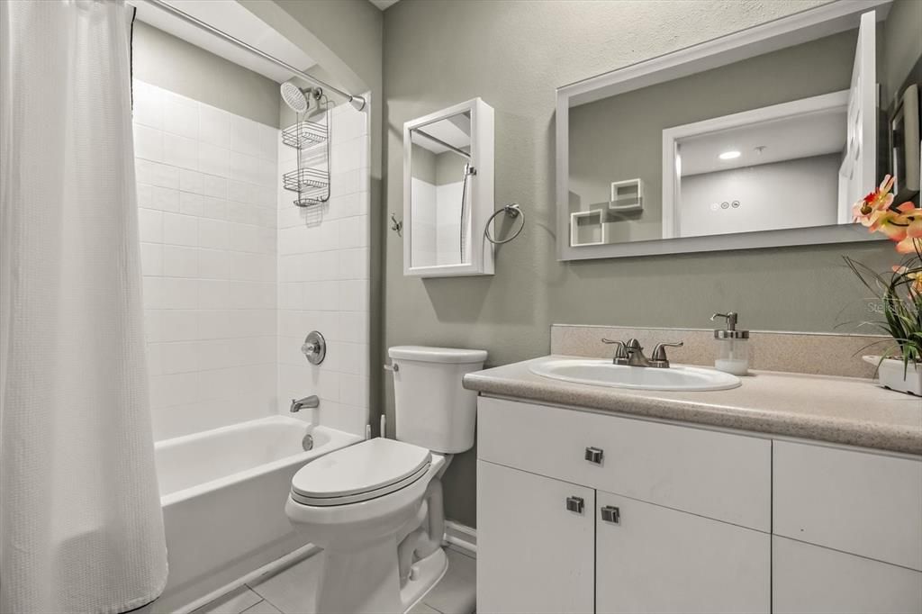 For Sale: $449,500 (2 beds, 2 baths, 1317 Square Feet)