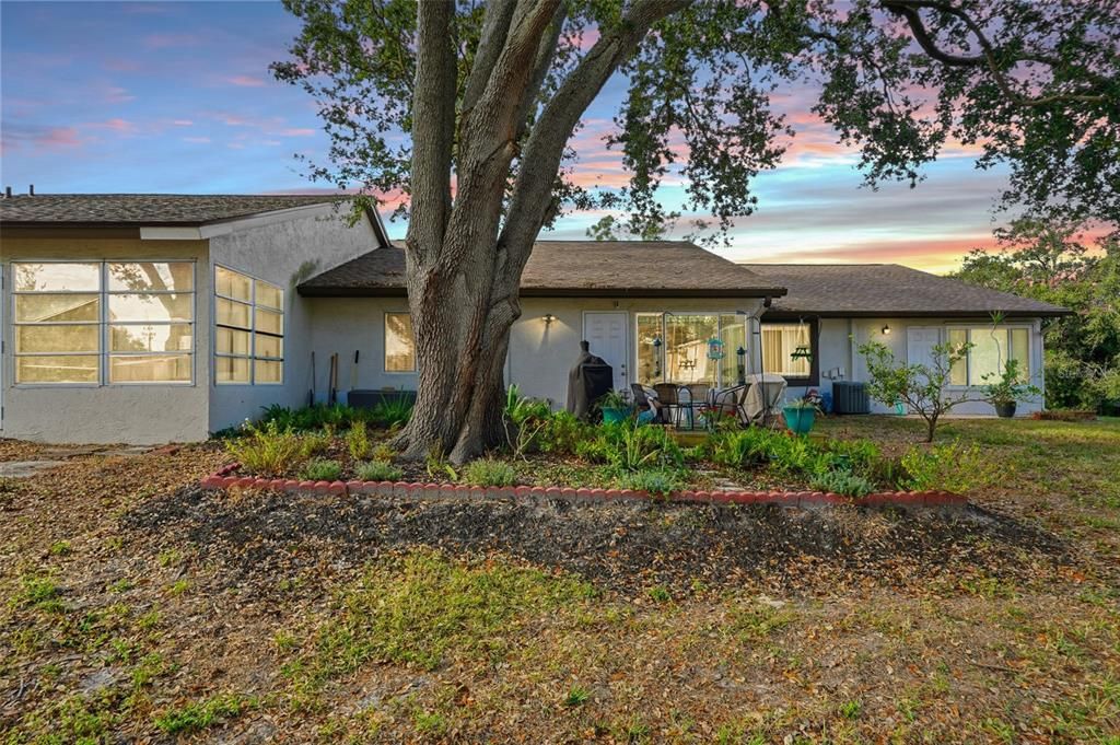 For Sale: $245,000 (2 beds, 2 baths, 1030 Square Feet)