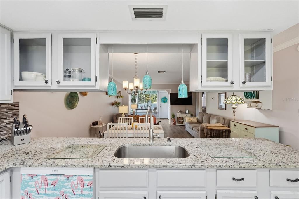 For Sale: $245,000 (2 beds, 2 baths, 1030 Square Feet)