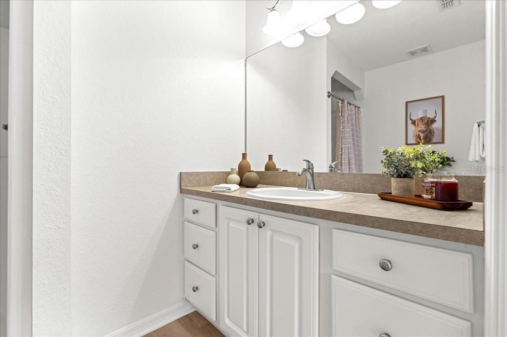 For Sale: $239,000 (3 beds, 2 baths, 1305 Square Feet)